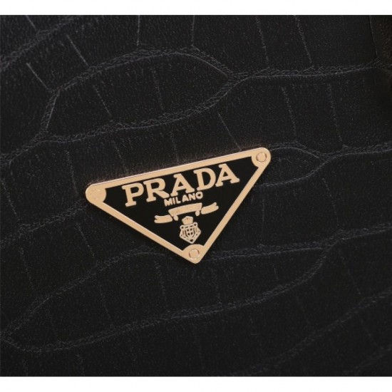 A must-see for fans spring and summer new briefcase 2022SS PRADA Prada A must-see for fans spring and summer new briefcase 2022SS PRADA Prada