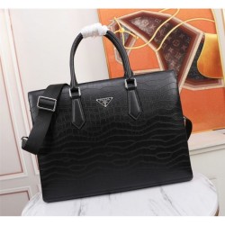This summer's new work to attract attention Briefcase 2022SS PRADA Prada