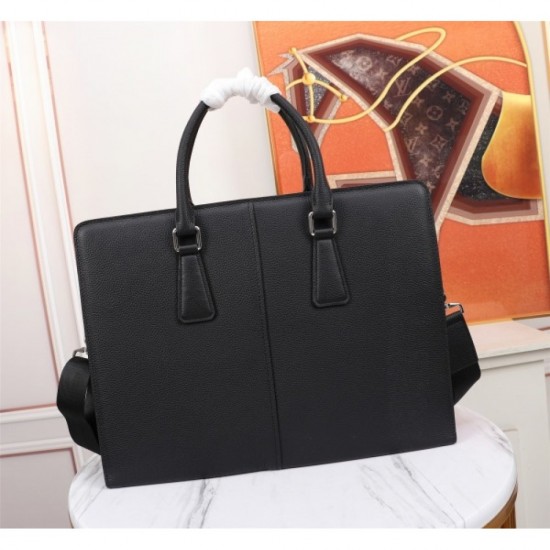A briefcase that you can fully enjoy this summer 2022SS PRADA Prada A briefcase that you can fully enjoy this summer 2022SS PRADA Prada
