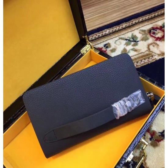 Summer essential items Clutch bag 2022SS PRADA Prada Summer essential items Clutch bag 2022SS PRADA Prada