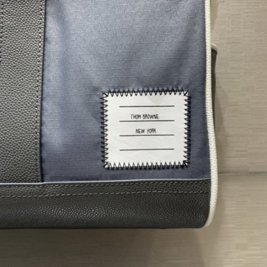 2022SS Travel bag THOM BROWNE, which is popular among fashionable people 2022SS Travel bag THOM BROWNE, which is popular among fashionable people