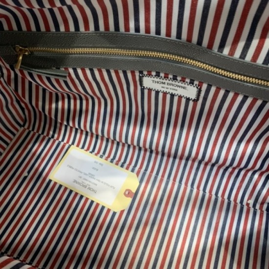 2022SS Travel bag THOM BROWNE, which is popular among fashionable people 2022SS Travel bag THOM BROWNE, which is popular among fashionable people