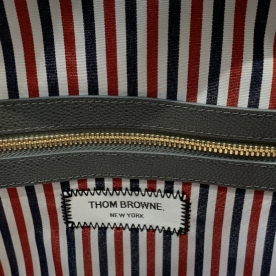 2022SS Travel bag THOM BROWNE, which is popular among fashionable people 2022SS Travel bag THOM BROWNE, which is popular among fashionable people