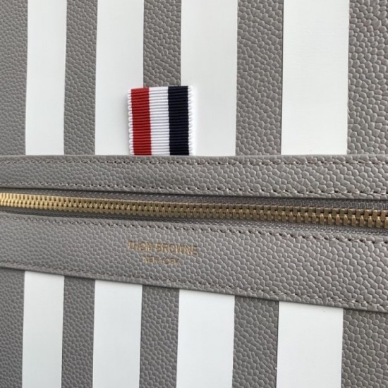 2022SS Men's Backpack Make it look like an adult THOM BROWNE Thom Browne 2022SS Men's Backpack Make it look like an adult THOM BROWNE Thom Browne