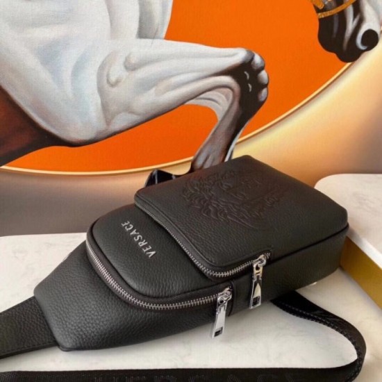 2022SS Men's Chest Bag Love at First Sight Inevitable Summer Sale VERSACE Versace 2022SS Men's Chest Bag Love at First Sight Inevitable Summer Sale VERSACE Versace