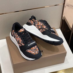 A feeling of comfortable size BURBERRY Burberry 2022AW men's sneakers