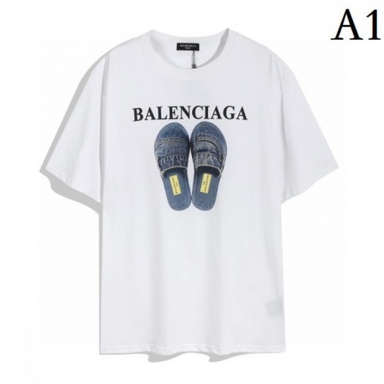 Fashionable men's T-shirt that goes half a step ahead 2022SS BALENCIAGA Balenciaga Fashionable men's T-shirt that goes half a step ahead 2022SS BALENCIAGA Balenciaga