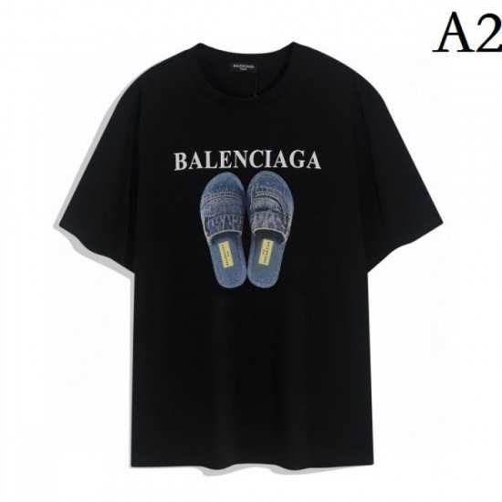 Fashionable men's T-shirt that goes half a step ahead 2022SS BALENCIAGA Balenciaga Fashionable men's T-shirt that goes half a step ahead 2022SS BALENCIAGA Balenciaga