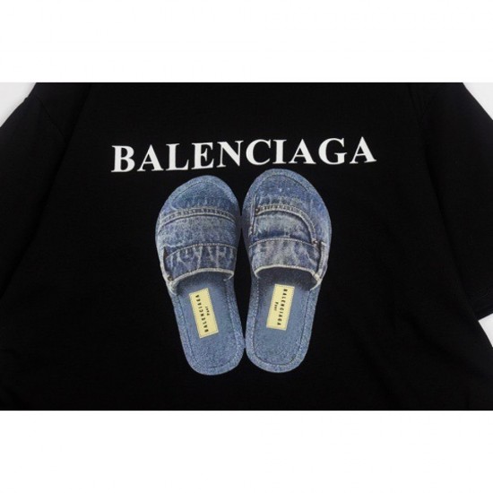 Fashionable men's T-shirt that goes half a step ahead 2022SS BALENCIAGA Balenciaga Fashionable men's T-shirt that goes half a step ahead 2022SS BALENCIAGA Balenciaga