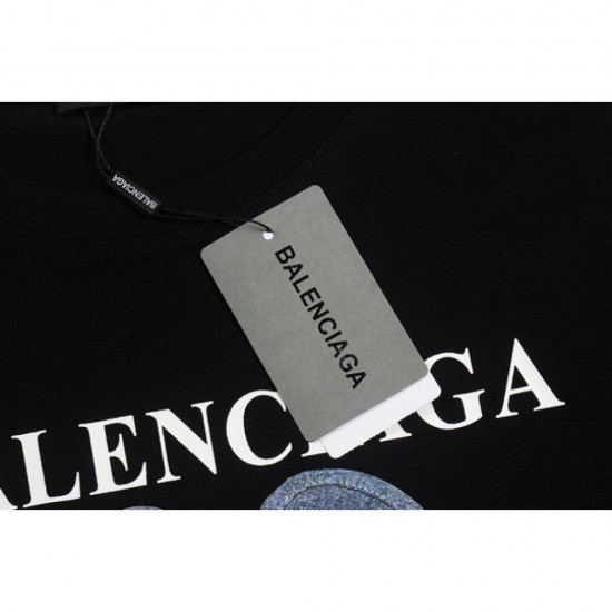 Fashionable men's T-shirt that goes half a step ahead 2022SS BALENCIAGA Balenciaga Fashionable men's T-shirt that goes half a step ahead 2022SS BALENCIAGA Balenciaga