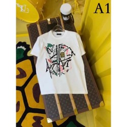 Carefully selected products for spring and summer Men's T-shirt 2022SS FENDI FENDI