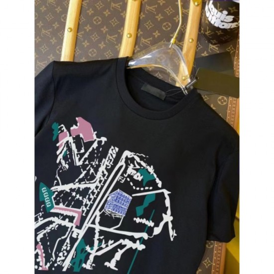 Carefully selected products for spring and summer Men's T-shirt 2022SS FENDI FENDI Carefully selected products for spring and summer Men's T-shirt 2022SS FENDI FENDI