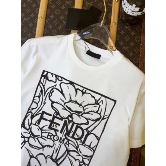 Men's T-shirt 2022SS FENDI Fendi at the cutting edge of the trend Men's T-shirt 2022SS FENDI Fendi at the cutting edge of the trend