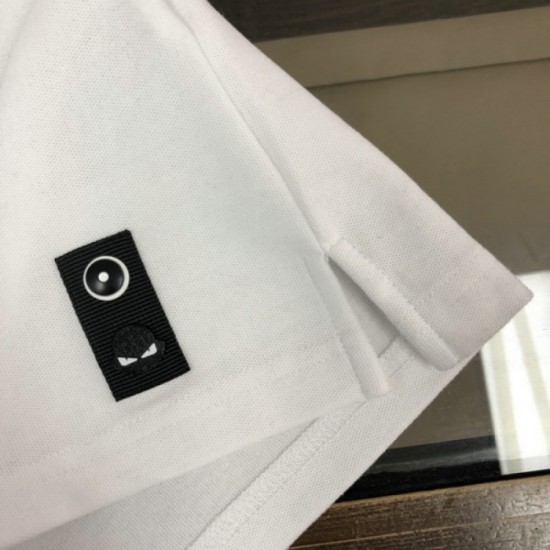 Men's T-shirt with sophisticated charm 2022SS FENDI FENDI Men's T-shirt with sophisticated charm 2022SS FENDI FENDI
