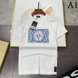 Men's T-shirt 2022SS FENDI Fendi that can be used regardless of the scene