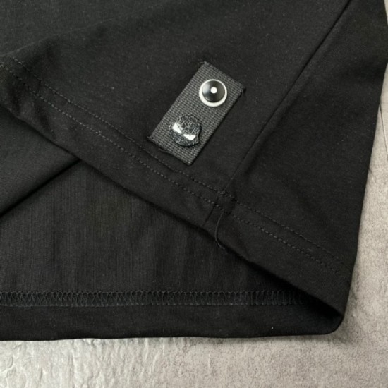Men's T-shirt 2022SS FENDI Fendi that can be used regardless of the scene Men's T-shirt 2022SS FENDI Fendi that can be used regardless of the scene
