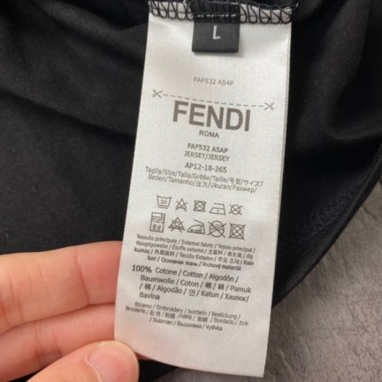 Men's T-shirt 2022SS FENDI Fendi that can be used regardless of the scene Men's T-shirt 2022SS FENDI Fendi that can be used regardless of the scene