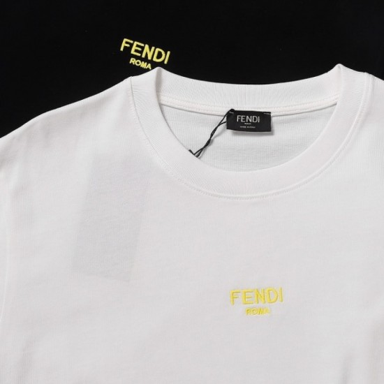 2022SS short-sleeved T-shirt must be sold out ☆ As soon as possible FENDI Fendi 2022SS short-sleeved T-shirt must be sold out ☆ As soon as possible FENDI Fendi