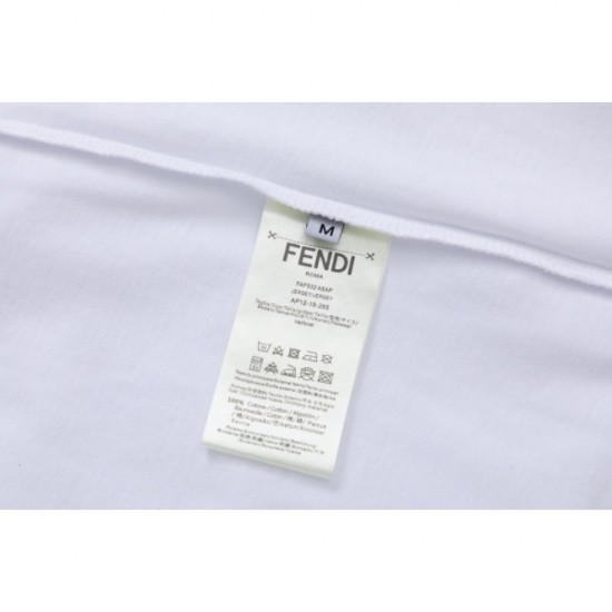 2022SS short-sleeved T-shirt The latest popular topic FENDI Fendi 2022SS short-sleeved T-shirt The latest popular topic FENDI Fendi