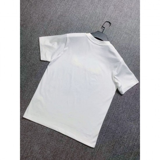2022SS short-sleeved T-shirt overseas popular item FENDI Fendi 2022SS short-sleeved T-shirt overseas popular item FENDI Fendi