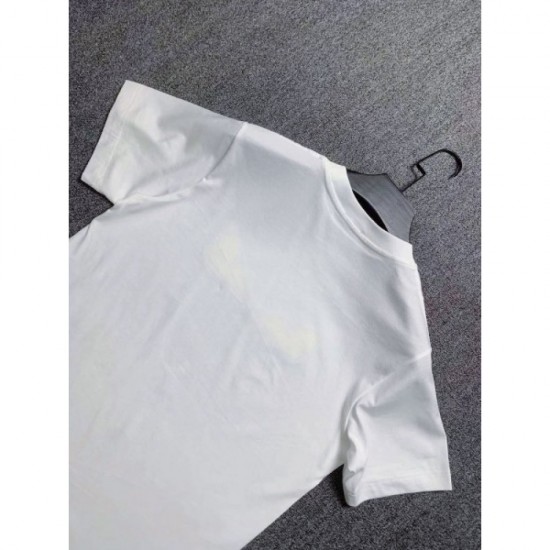 2022SS short-sleeved T-shirt overseas popular item FENDI Fendi 2022SS short-sleeved T-shirt overseas popular item FENDI Fendi