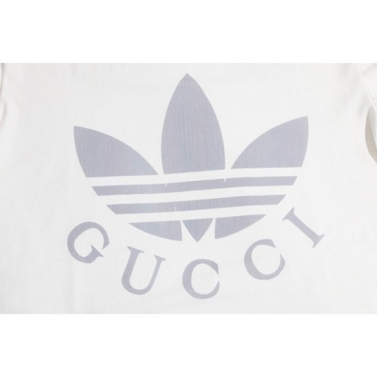 GUCCI Gucci 2022SS men's short-sleeved T-shirt summer new work to be in short supply GUCCI Gucci 2022SS men's short-sleeved T-shirt summer new work to be in short supply