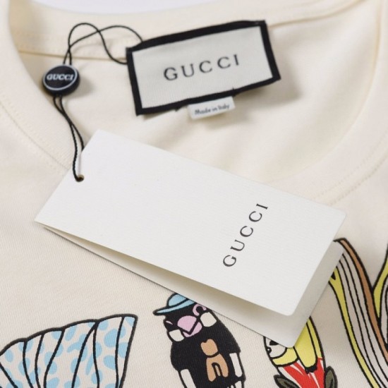 GUCCI Gucci 2022SS men's short-sleeved T-shirt is a very popular new work GUCCI Gucci 2022SS men's short-sleeved T-shirt is a very popular new work