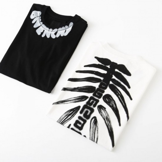 2022SS Fashionable GIVENCHY Men's Short Sleeve T-shirt 2022SS Fashionable GIVENCHY Men's Short Sleeve T-shirt