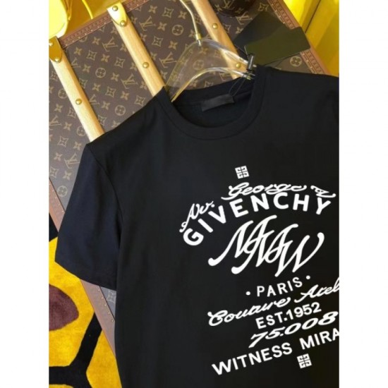 Men's T-shirt with a neat feeling 2022SS GIVENCHY Givenchy Men's T-shirt with a neat feeling 2022SS GIVENCHY Givenchy