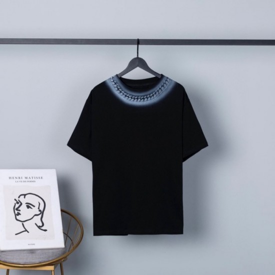Extremely rare Men's T-shirt 2022SS GIVENCHY Givenchy Extremely rare Men's T-shirt 2022SS GIVENCHY Givenchy