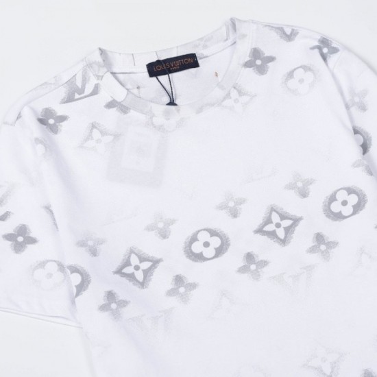LOUIS VUITTON Men's Short Sleeve T-shirt 2022 New Eye-catching 1st Louis Vuitton LOUIS VUITTON Men's Short Sleeve T-shirt 2022 New Eye-catching 1st Louis Vuitton