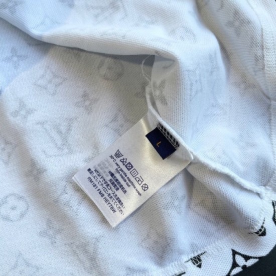 LOUIS VUITTON Men's Short Sleeve T-shirt 2022 New Cute New Model Louis Vuitton LOUIS VUITTON Men's Short Sleeve T-shirt 2022 New Cute New Model Louis Vuitton