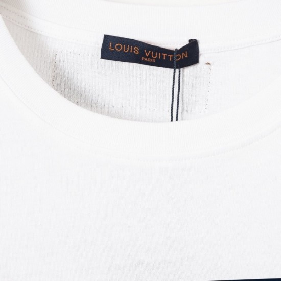 2022SS LOUIS VUITTON Louis Vuitton Men's and Women's Short Sleeve T-shirt 2022SS LOUIS VUITTON Louis Vuitton Men's and Women's Short Sleeve T-shirt