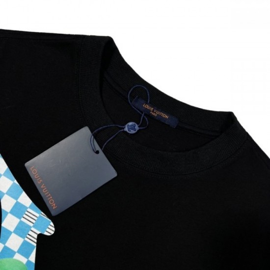 2022SS Recommended Outfit LOUIS VUITTON Men's Short Sleeve T-shirt 2022SS Recommended Outfit LOUIS VUITTON Men's Short Sleeve T-shirt