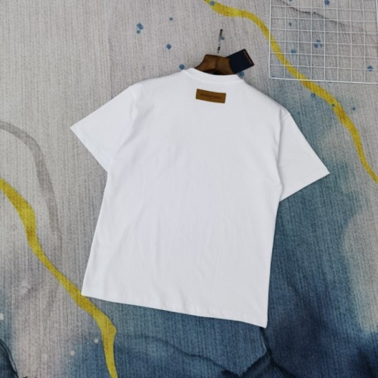 2022SS Spring-like seasonal LOUIS VUITTON Louis Vuitton men's and women's short-sleeved T-shirt 2022SS Spring-like seasonal LOUIS VUITTON Louis Vuitton men's and women's short-sleeved T-shirt