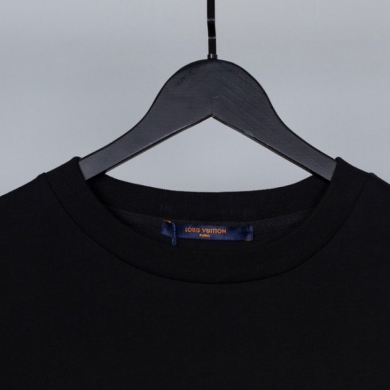 This season's hottest men's T-shirt 2022SS LOUIS VUITTON Louis Vuitton This season's hottest men's T-shirt 2022SS LOUIS VUITTON Louis Vuitton
