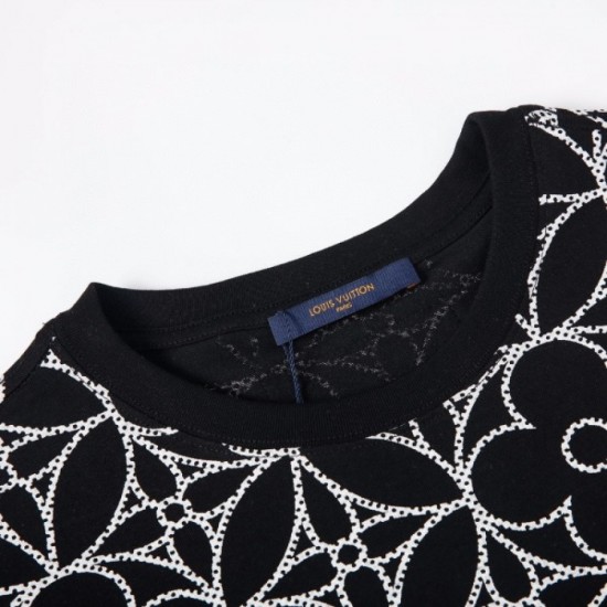 LOUIS VUITTON Louis Vuitton 2022SS men's short-sleeved T-shirt sale is exceptional LOUIS VUITTON Louis Vuitton 2022SS men's short-sleeved T-shirt sale is exceptional