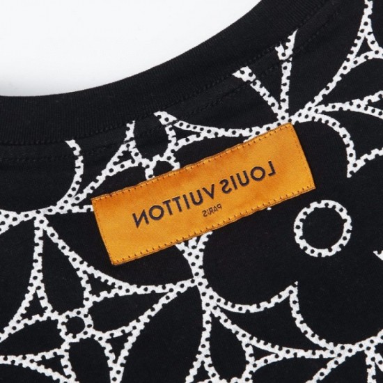 LOUIS VUITTON Louis Vuitton 2022SS men's short-sleeved T-shirt sale is exceptional LOUIS VUITTON Louis Vuitton 2022SS men's short-sleeved T-shirt sale is exceptional