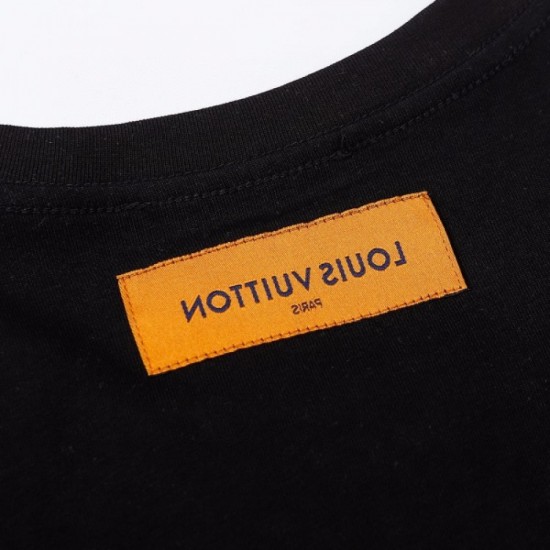 LOUIS VUITTON Louis Vuitton 2022SS men's short-sleeved T-shirt celebrity favorite LOUIS VUITTON Louis Vuitton 2022SS men's short-sleeved T-shirt celebrity favorite