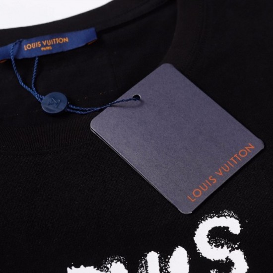 LOUIS VUITTON Louis Vuitton 2022SS men's short-sleeved T-shirt celebrity favorite LOUIS VUITTON Louis Vuitton 2022SS men's short-sleeved T-shirt celebrity favorite