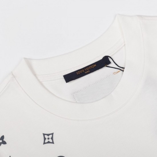 2022SS short-sleeved T-shirt Reward yourself LOUIS VUITTON Louis Vuitton 2022SS short-sleeved T-shirt Reward yourself LOUIS VUITTON Louis Vuitton