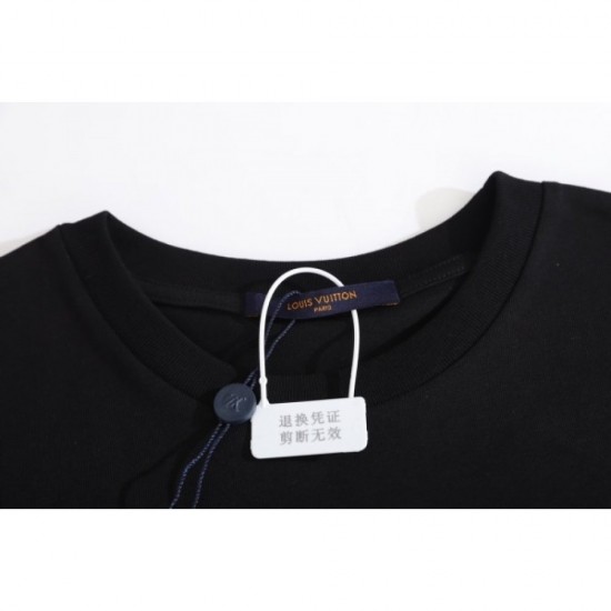 2022SS short-sleeved T-shirt overwhelming luxury LOUIS VUITTON Louis Vuitton 2022SS short-sleeved T-shirt overwhelming luxury LOUIS VUITTON Louis Vuitton