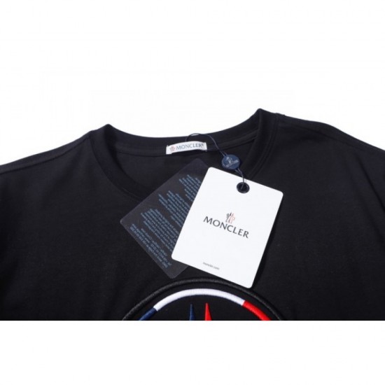 Men's T-shirt 2022SS MONCLER Moncler that pays attention to your feet Men's T-shirt 2022SS MONCLER Moncler that pays attention to your feet