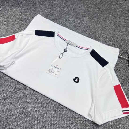 2022SS short-sleeved T-shirt MONCLER Moncler expressing individuality 2022SS short-sleeved T-shirt MONCLER Moncler expressing individuality