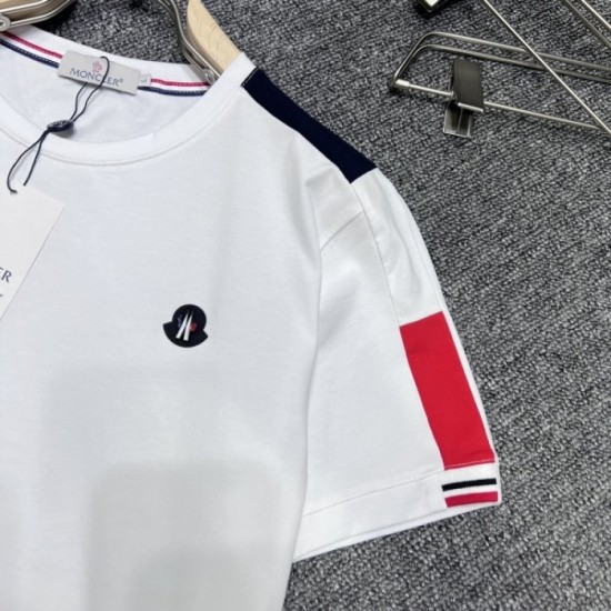 2022SS short-sleeved T-shirt MONCLER Moncler expressing individuality 2022SS short-sleeved T-shirt MONCLER Moncler expressing individuality