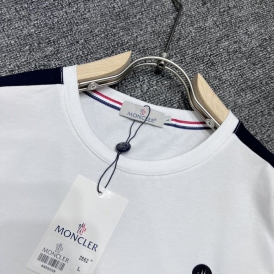 2022SS short-sleeved T-shirt MONCLER Moncler expressing individuality 2022SS short-sleeved T-shirt MONCLER Moncler expressing individuality