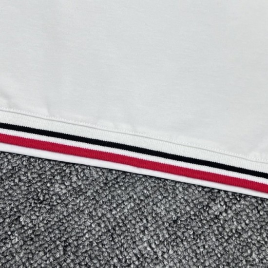 2022SS short-sleeved T-shirt MONCLER Moncler expressing individuality 2022SS short-sleeved T-shirt MONCLER Moncler expressing individuality