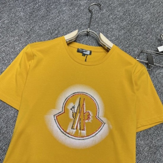 2022SS short-sleeved T-shirt is now available at a new price! MONCLER Moncler 2022SS short-sleeved T-shirt is now available at a new price! MONCLER Moncler