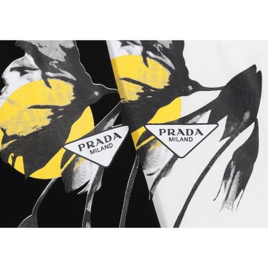 New limited gorgeous cute men's T-shirt 2022SS PRADA Prada New limited gorgeous cute men's T-shirt 2022SS PRADA Prada