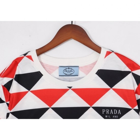 Enjoy trendy outfits Men's T-shirt 2022SS PRADA Prada Enjoy trendy outfits Men's T-shirt 2022SS PRADA Prada
